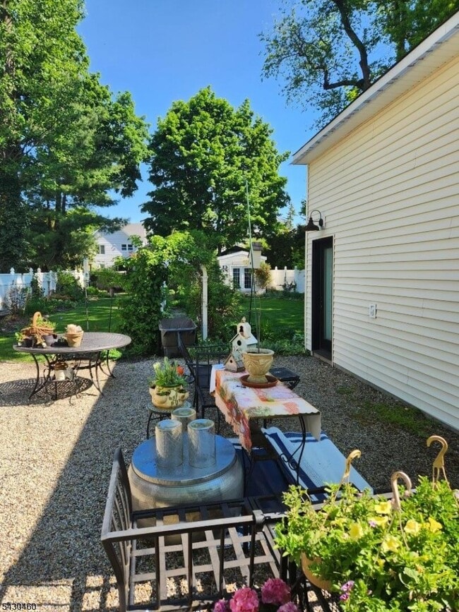 Photo - 37 Maple St