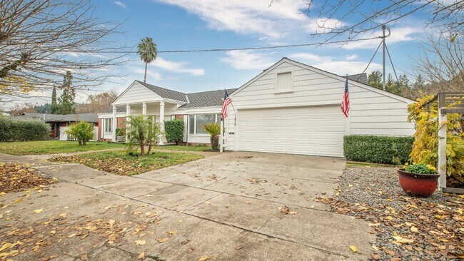 Photo - 1819 Cedar St