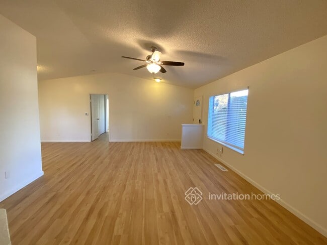 Photo - 907 Whitney Ave