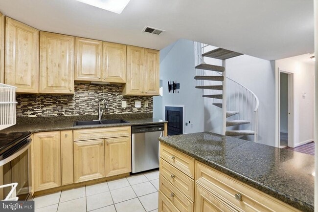 10208 Ashbrooke Ct Unit 19
