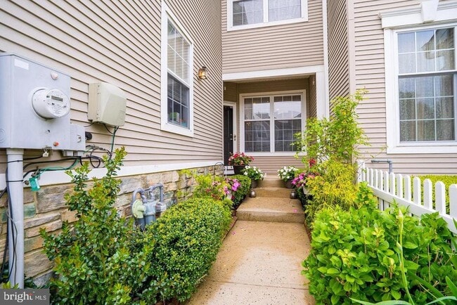 Photo - 704 Dahlia Cir