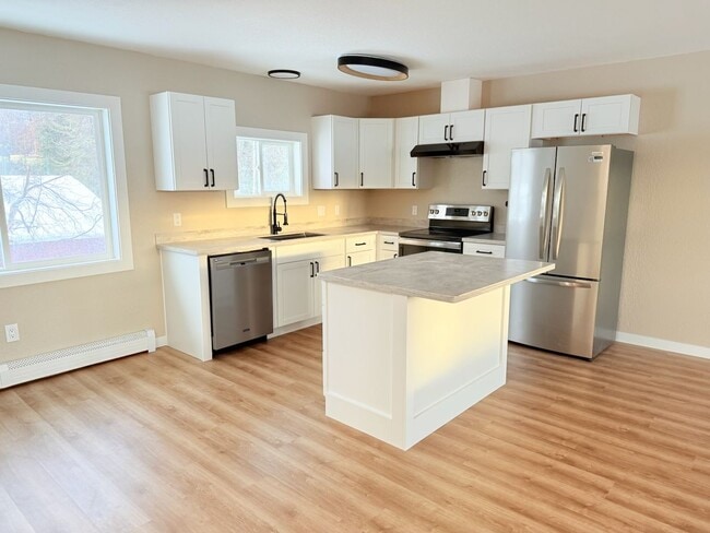 Building Photo - 1717 Aliak Dr Unit 2