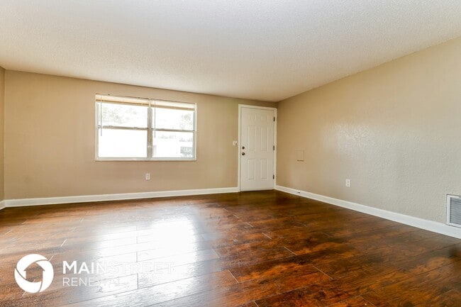 Photo - 4929 Amherst Ct