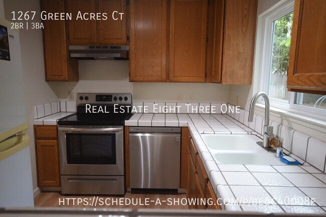 1267 Green Acres Ct