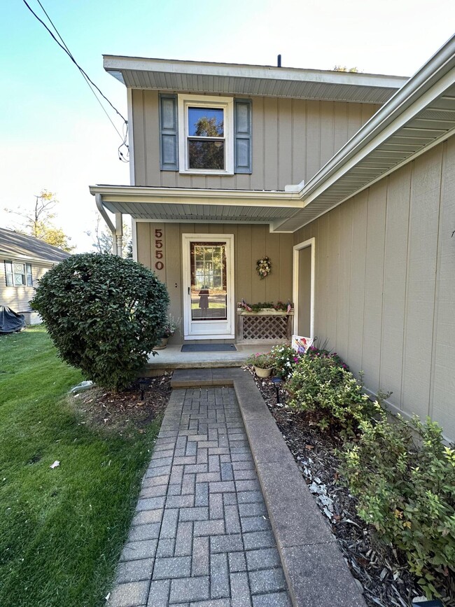 Building Photo - 5550 Joslin Dr