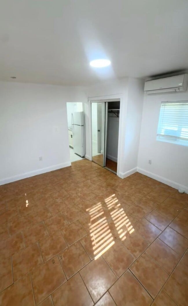 Photo - JKRK properties - 785 Unit 785 - B
