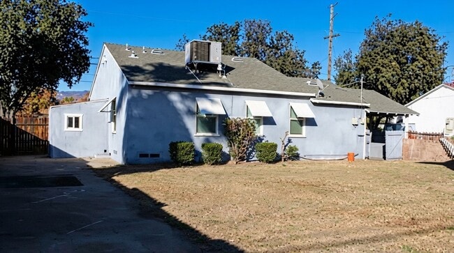 1312 E Brockton Ave