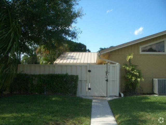 Building Photo - 5374 Eagle Lake Dr Rental