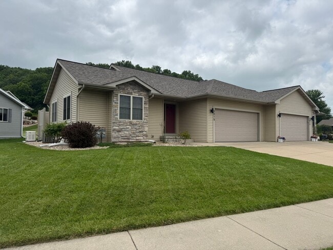 Building Photo - Remodeled 3BR 3BA Duplex in Black Earth – $2650 month