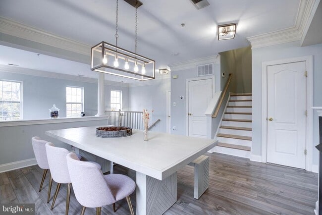 Photo - 8069 Gatehouse Rd