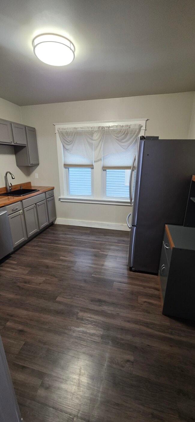 214 Cumberland Ave Unit Lower