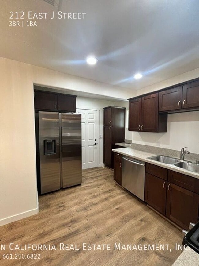 Photo - 212 E J St