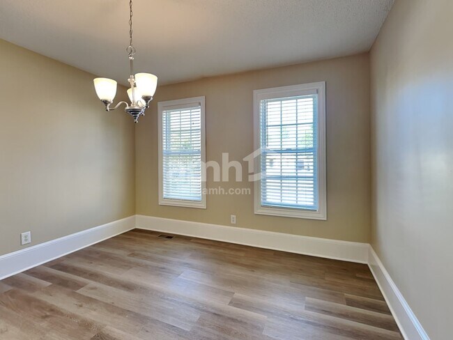 Photo - 228 Moreland Cir