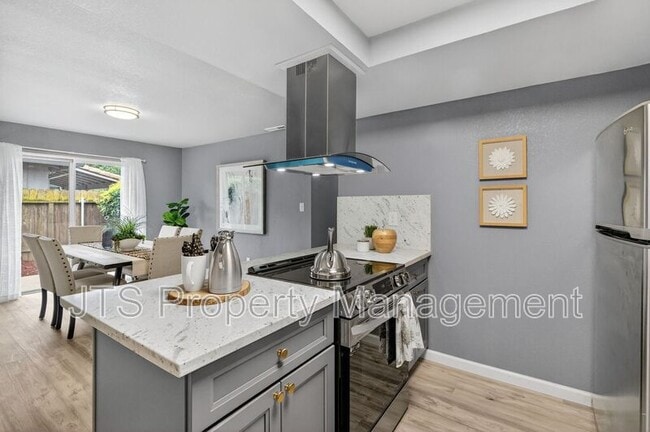 Photo - 6120 Westview Way