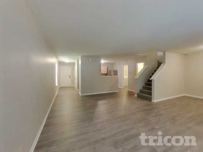 Photo - 5956 Portman Pl