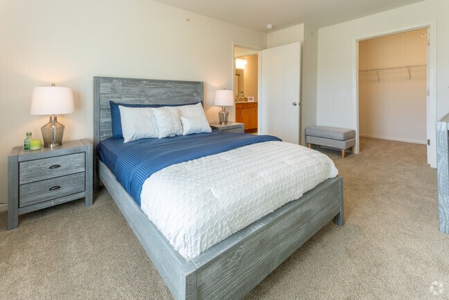 2 BR, 1 BA - With Laundry Hookups