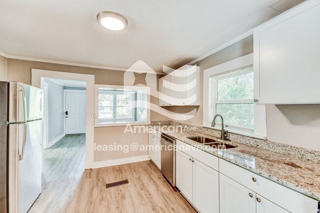 Photo - 907 47th Way S