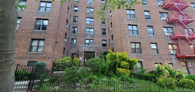 Building Photo - 102-35 64th Rd Unit 3K