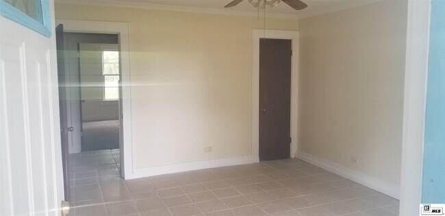 Photo - 1202 N McGuire Ave Casa