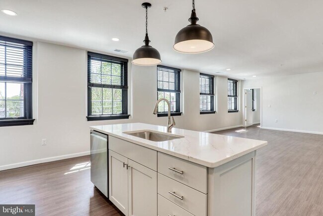 Photo - 210 E Boscawen St Unit 202