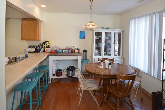 Photo - 209 N Kendall Ave