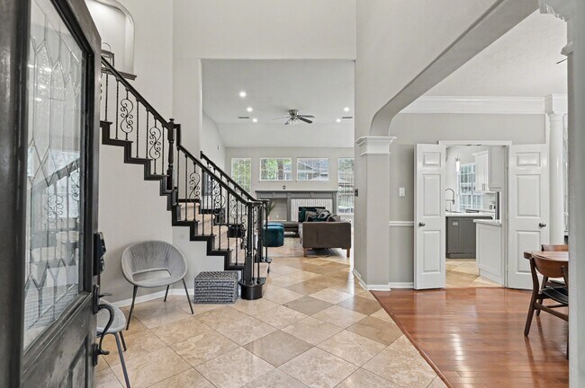 22 S Bristol Oak Cir