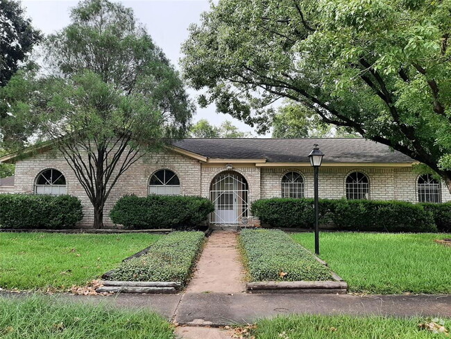 Building Photo - 12502 Wrenthorpe Dr Rental