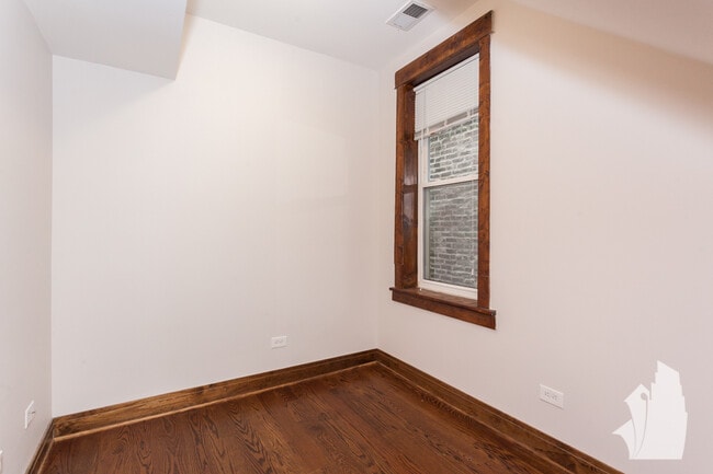 Photo - 1429 W Superior St Unit 1