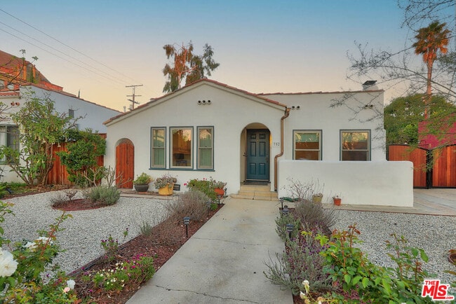 Photo - 752 N Las Palmas Ave