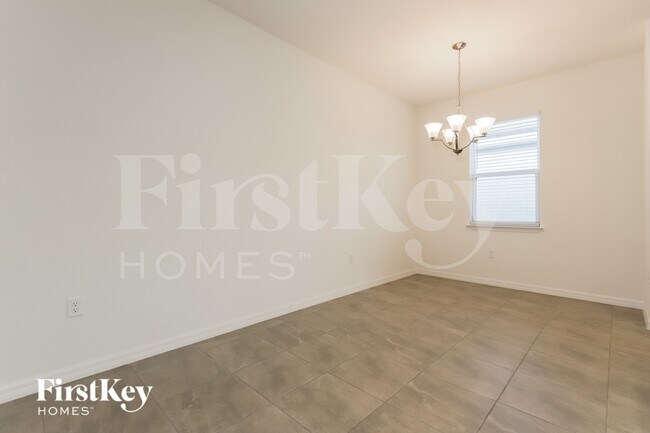 Photo - 620 Crown Rose Dr