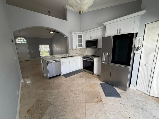Building Photo - 7657 Sanctuary Dr