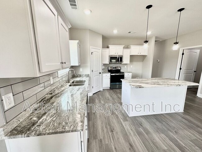Photo - 235 Beau Claire Cir