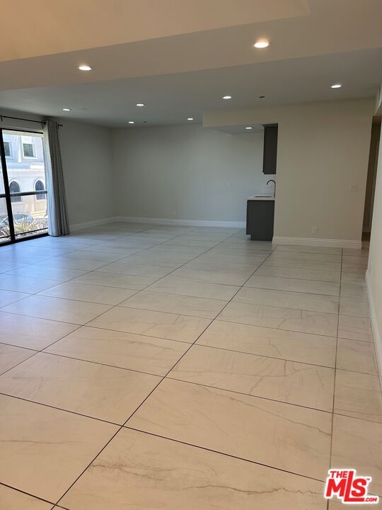 Photo - 125 N Gale Dr Unit 203