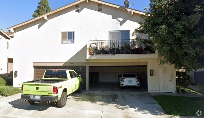 Building Photo - Stunning 3-Bedroom 1.5 bath home located i...