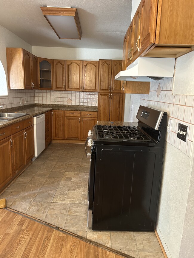 Photo - 44330 Glenraven Rd