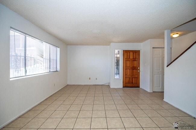 Photo - 833 S Avenue A