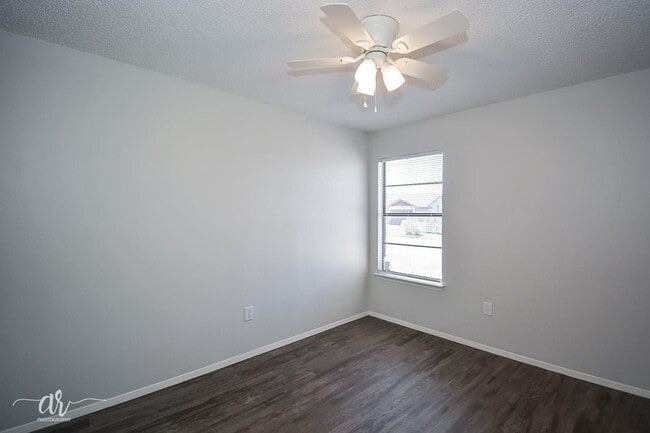 Photo - 1725 Partridge Pl