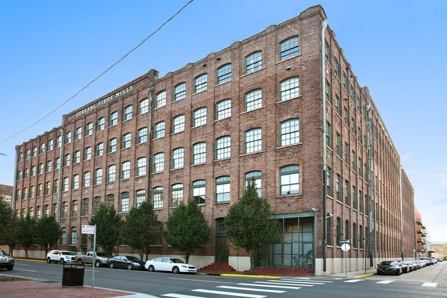 Building Photo - 1107 S Peters St Unit 520