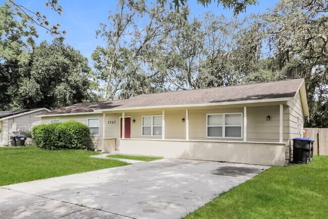 Photo - 7727 Range Dr