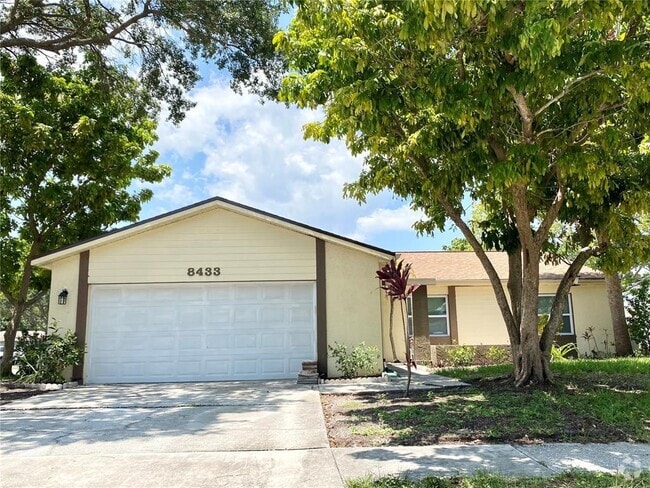 Building Photo - 8433 Somerset Dr Rental