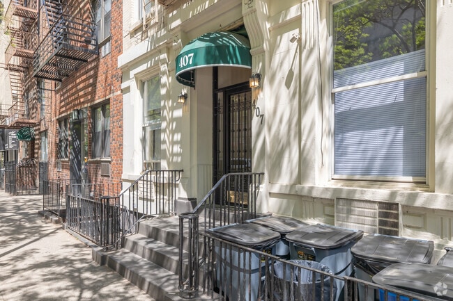 Photo - 407 E 87th St
