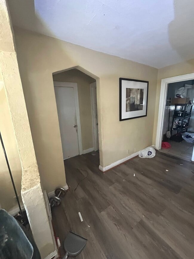 Photo - 4025 Beachwood Ave