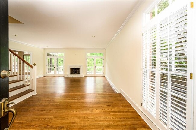 Photo - 1034 St James Crossing