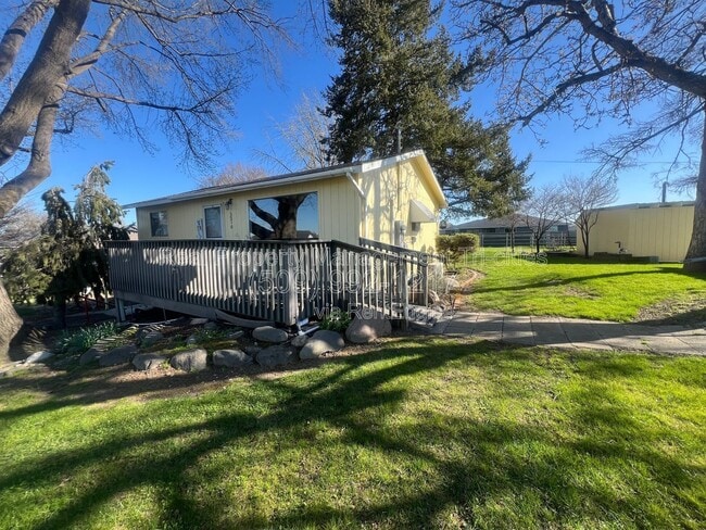 Photo - 5210 W Henry St