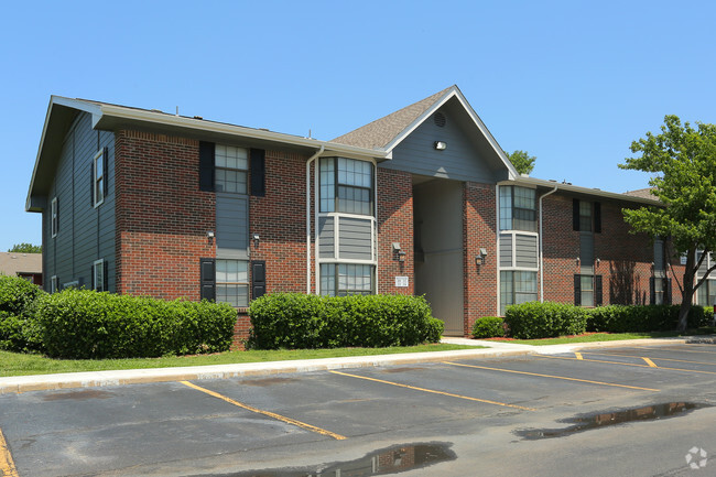 The Greens of Bedford Apartments For Rent in Tulsa, OK | ForRent.com