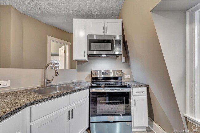 Building Photo - 981 State St Unit 3 Rental
