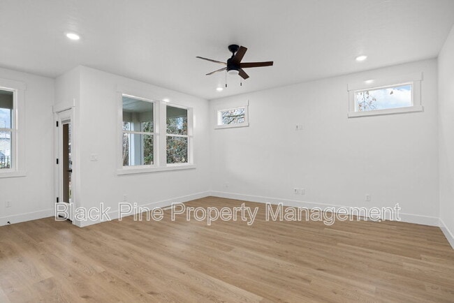Photo - 4642 N Maple Grove Rd
