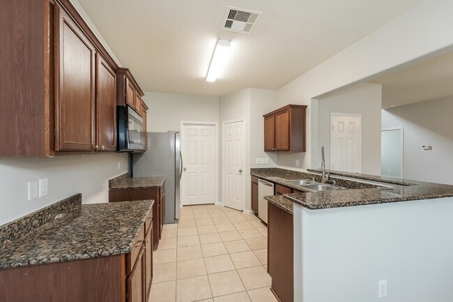 Photo - 2027 Golden Topaz Dr