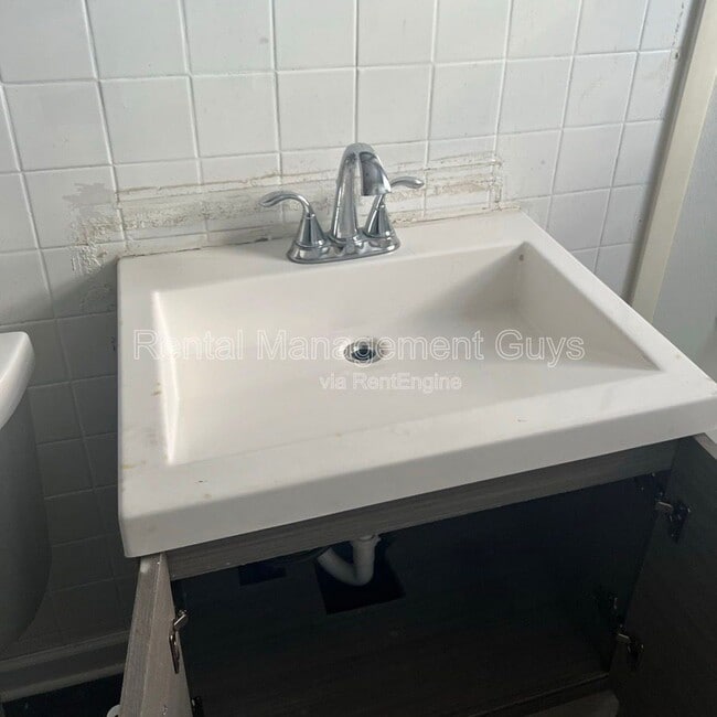 Photo - 2110 Fremont Ave N