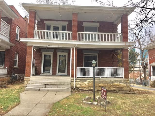 Building Photo - Spacious 2 Bedroom Duplex by KU MED